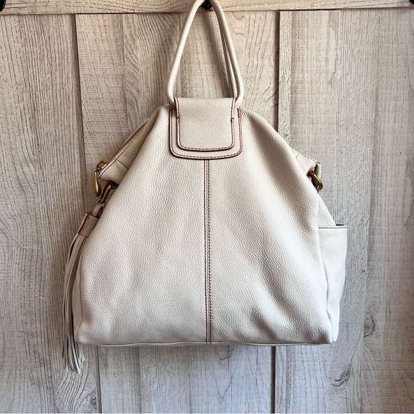 Hobo Sheila Large Satchel W Guitar Strap In Powder White - Picture 3 of 16